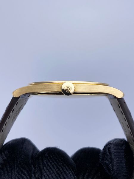 Patek Philippe Calatrava 5196J-001